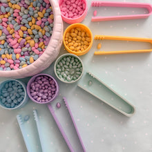 Load image into Gallery viewer, Pastel Mini Baskets &amp; Tweezers (PRE-ORDER)
