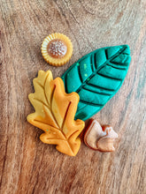 Load image into Gallery viewer, Fall Leaf Cutter Set
